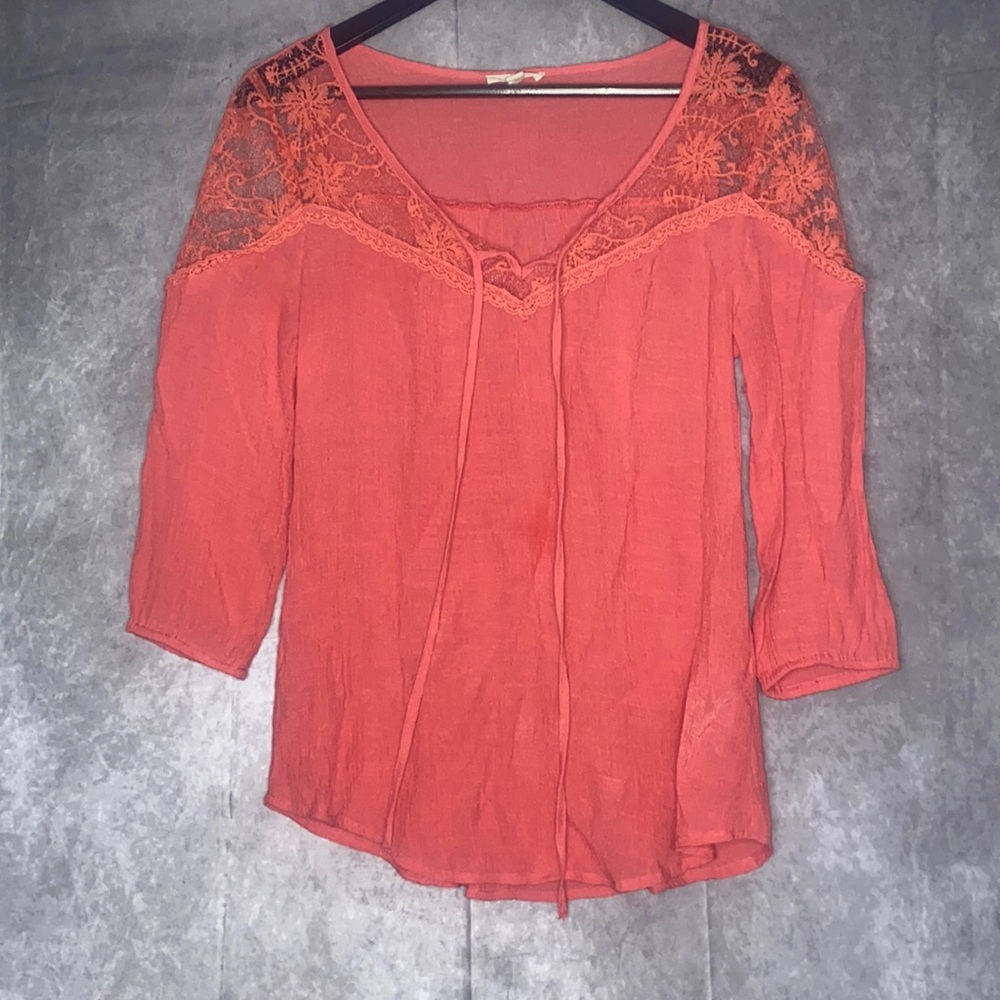EM woman’s coral bohemian embroidered floral lace long sleeve pleated top sz L